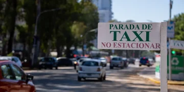 Taxis: analizan aplicar otro aumento en la tarifa del servicio