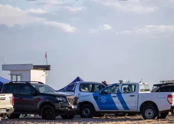 Desesperada búsqueda de dos personas perdidas en el mar