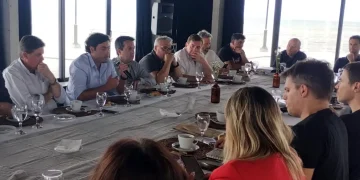 Intendentes peronistas, radicales y del PRO, en una reunión sin precedentes