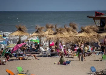 ¿Puede Pinamar perder turismo por la competencia extranjera?