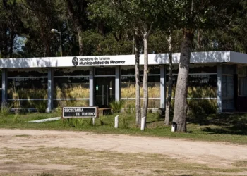 El municipio ofrece puestos temporales en turismo para la temporada de verano