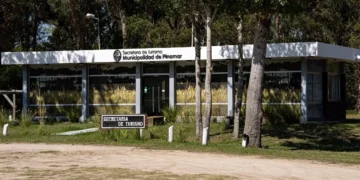 El municipio ofrece puestos temporales en turismo para la temporada de verano