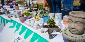 Pinamar abre inscripciones para artistas y artesanos en verano 2025 