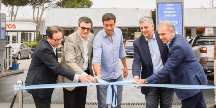 Estación móvil de YPF en Pinamar