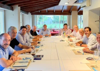 Intendentes de la Quinta alertaron por la caída de fondos municipales